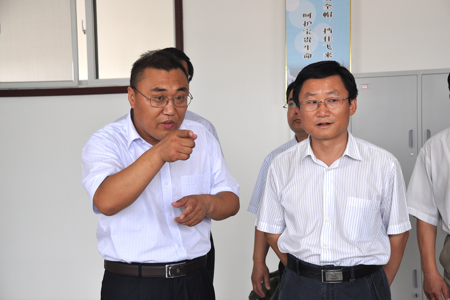 5、原廣饒縣委書記現(xiàn)東營市政法委書記田和友到公司視察指導(dǎo).jpg